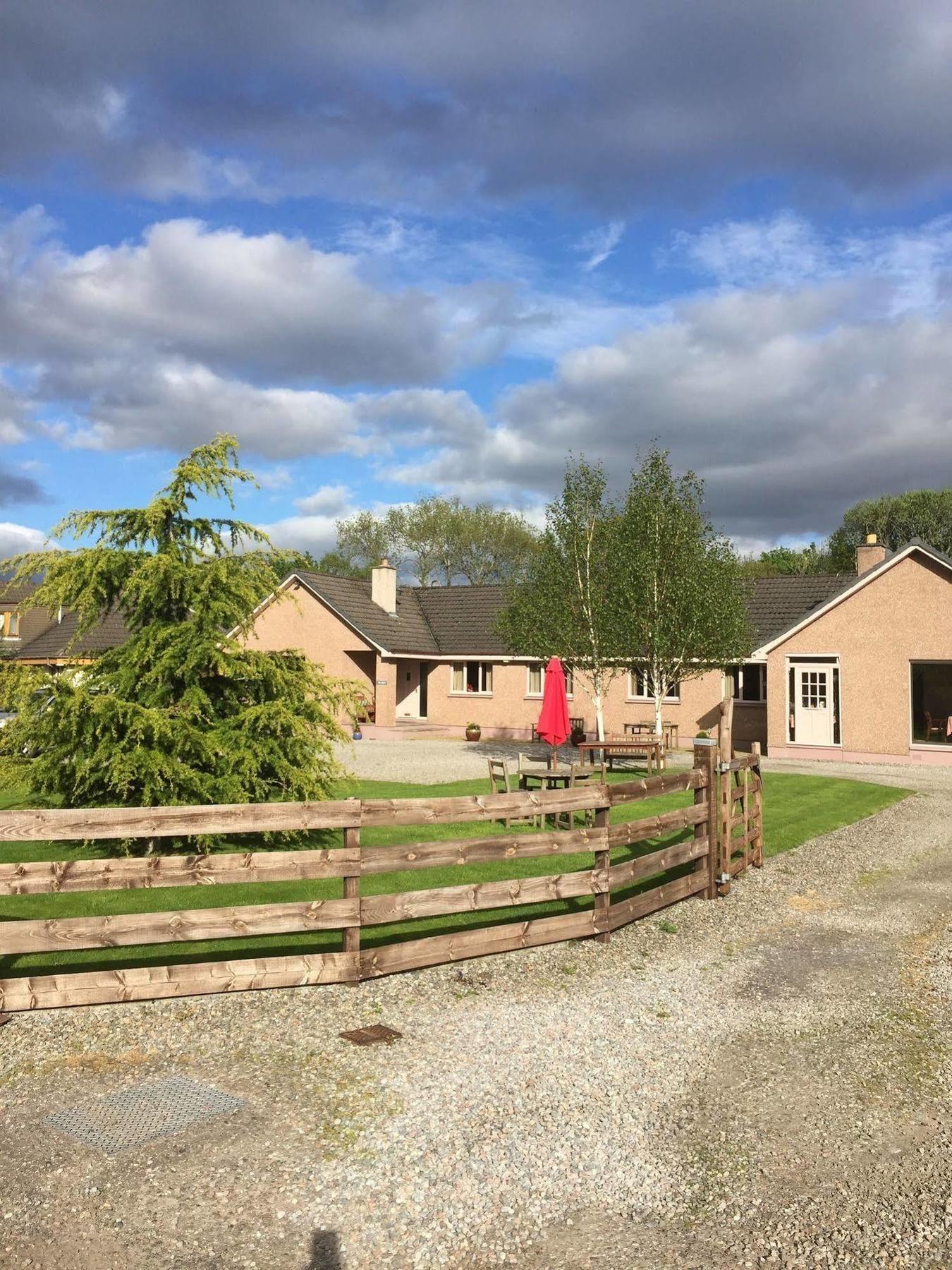 Aslaich Hotel Drumnadrochit Eksteriør billede